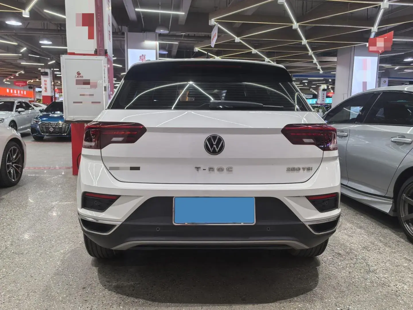 2022 VOLKSWAGEN T-ROC thumbnail 3