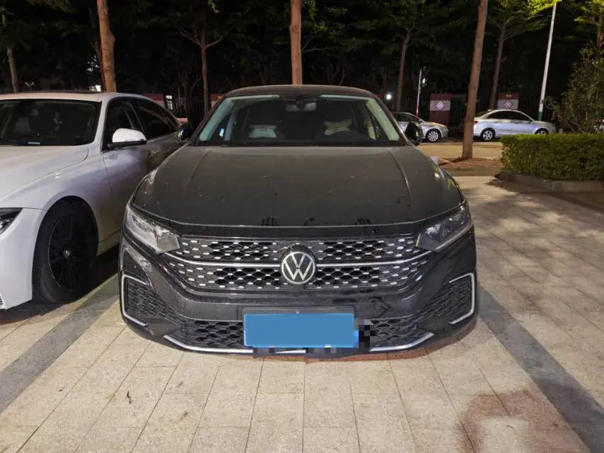 2024 VOLKSWAGEN PASSAT thumbnail 2