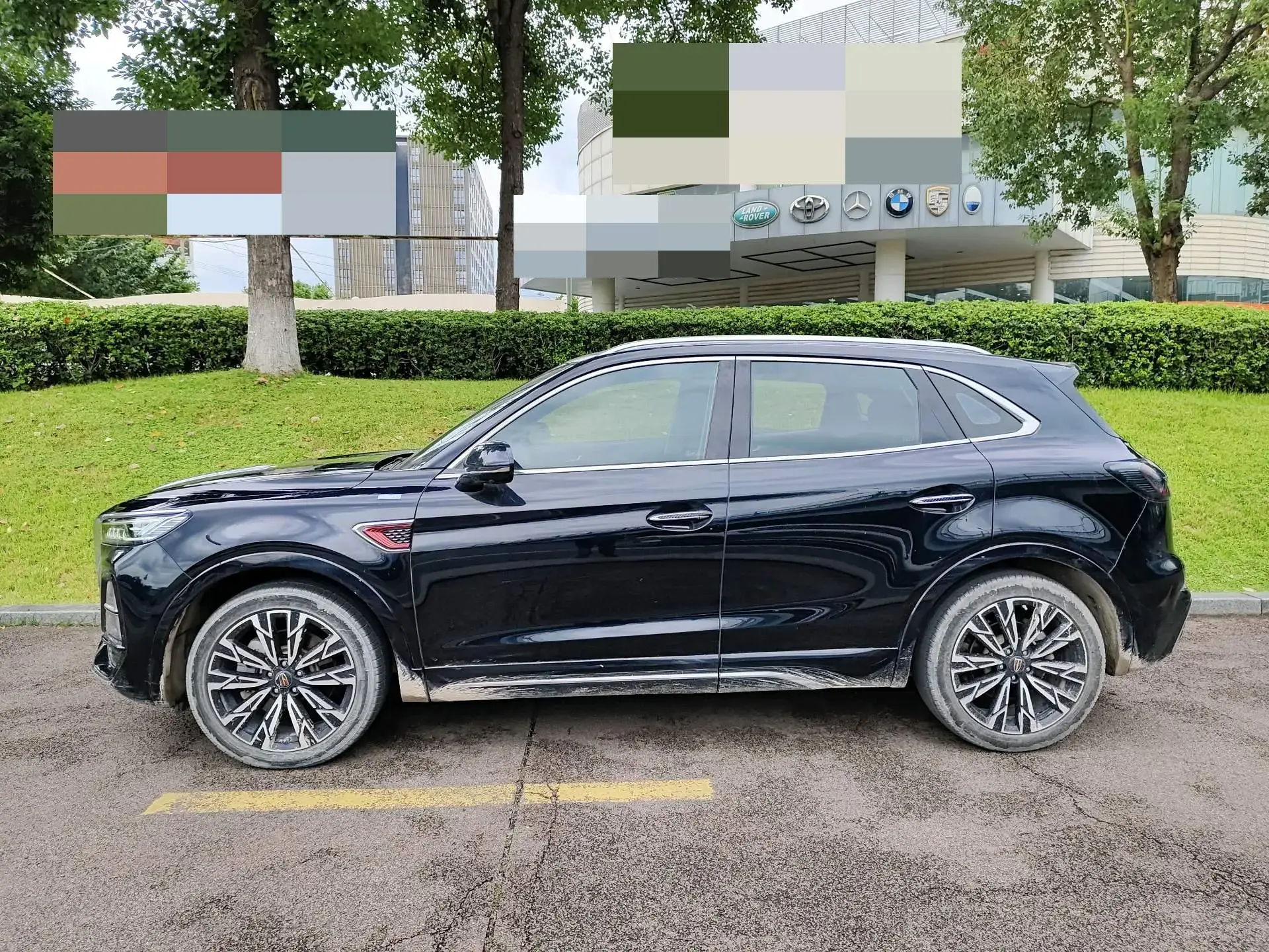 2023 HONGQI HS5 thumbnail 2