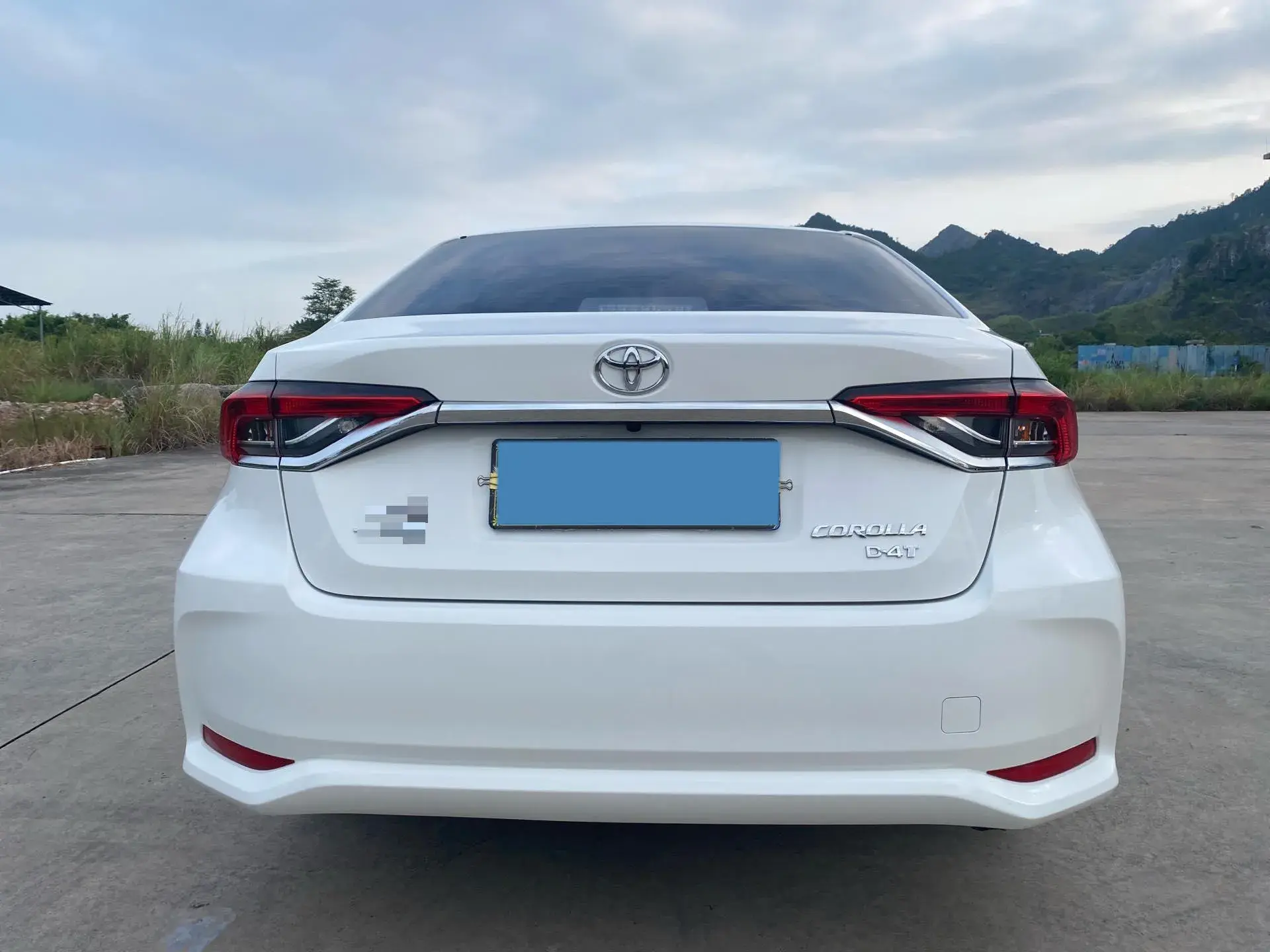 2022 TOYOTA COROLLA thumbnail 3