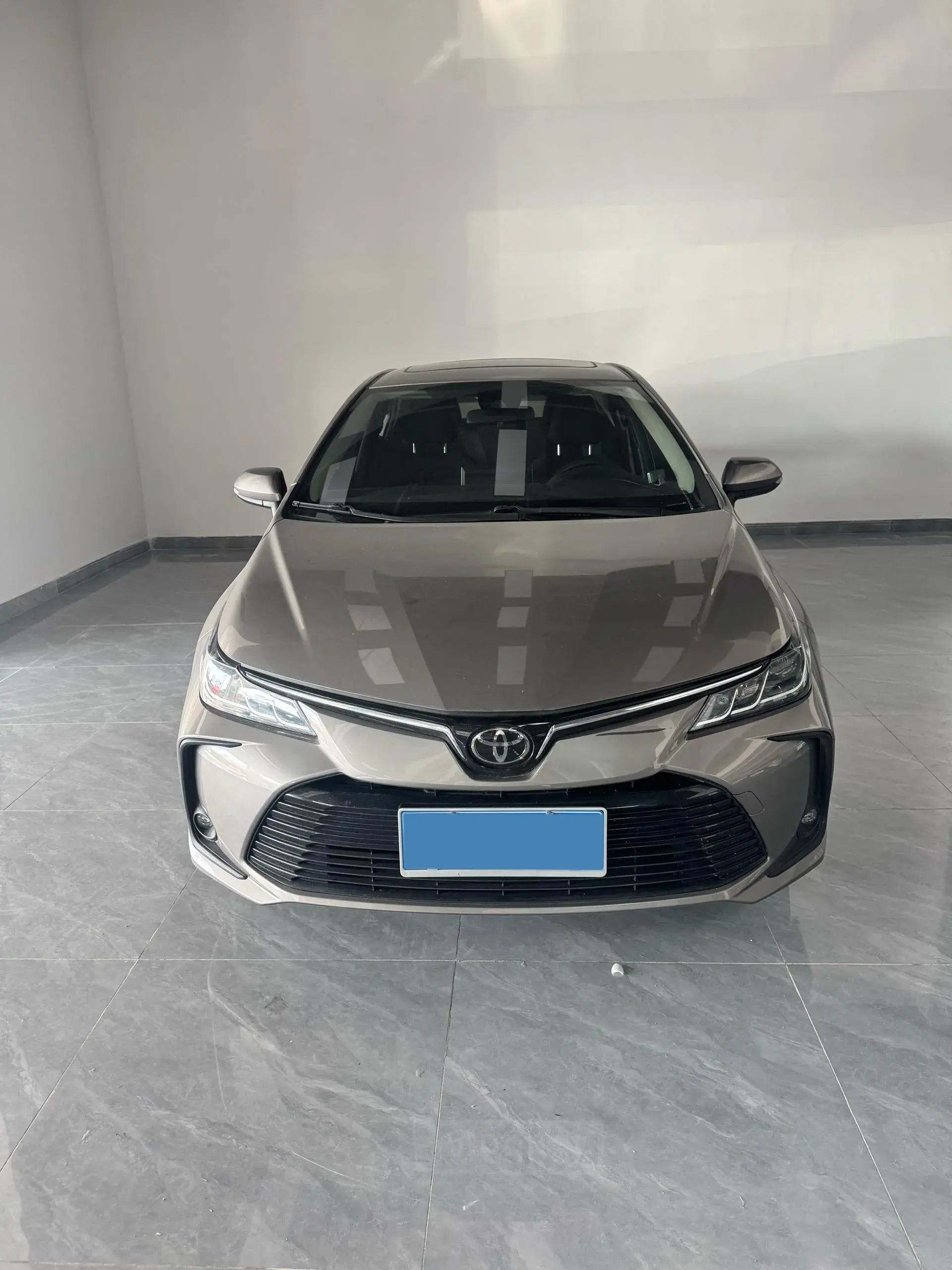2019 TOYOTA COROLLA thumbnail 2
