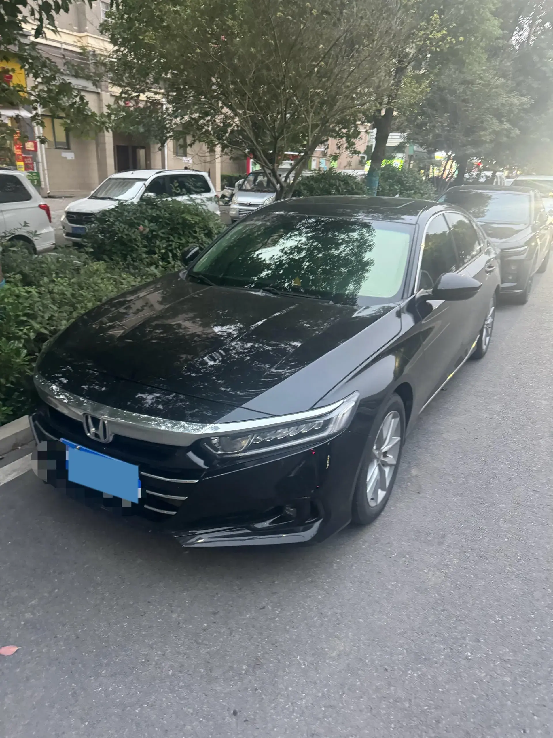 2022 HONDA ACCORD view 1