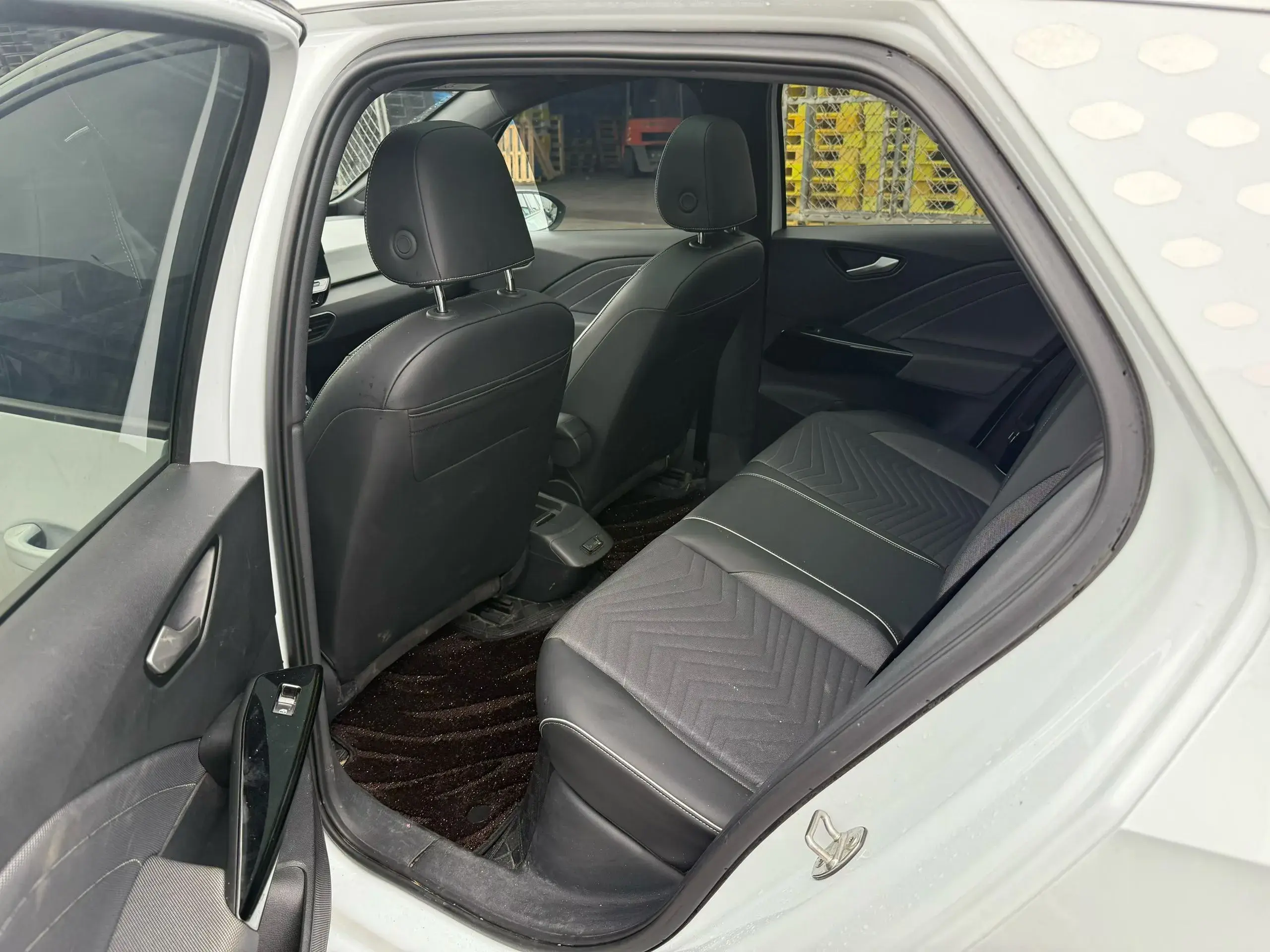 2023 VOLKSWAGEN ID.3 thumbnail 4