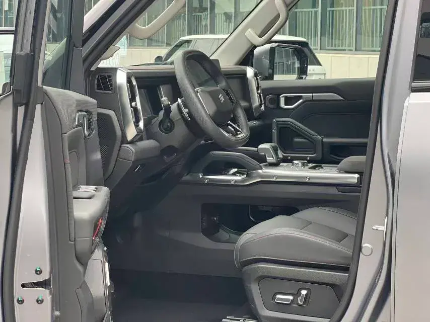 2023 JETOUR TRAVELLER thumbnail 4