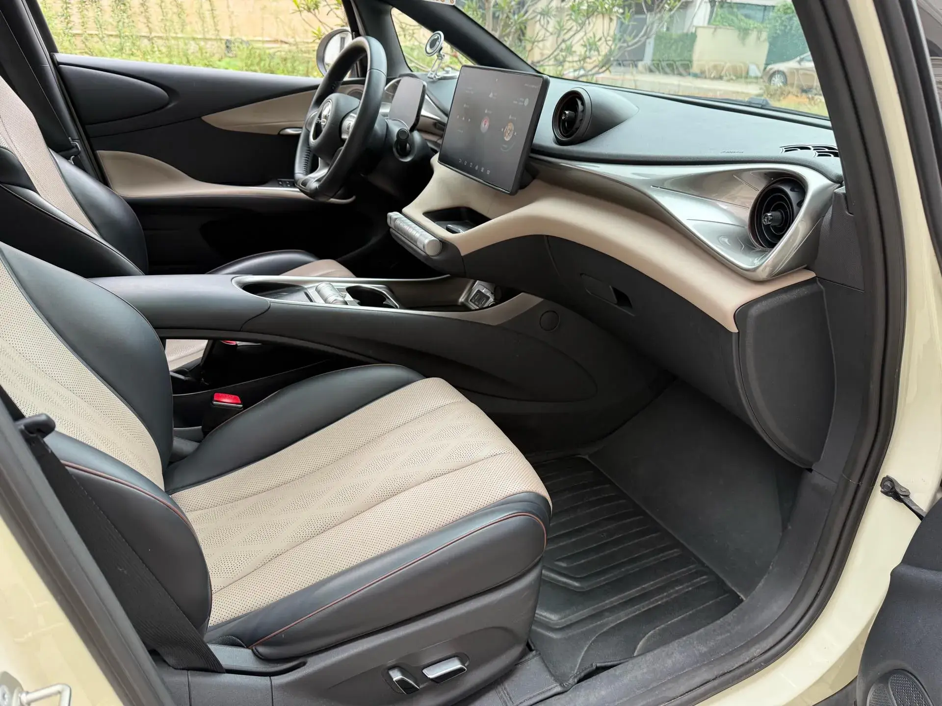 2023 BYD DOLPHIN thumbnail 4