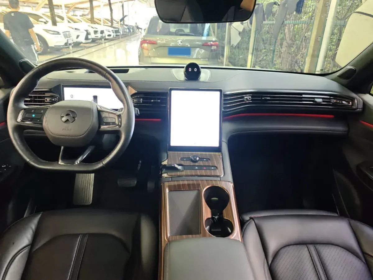 2019 NIO ES6 thumbnail 4