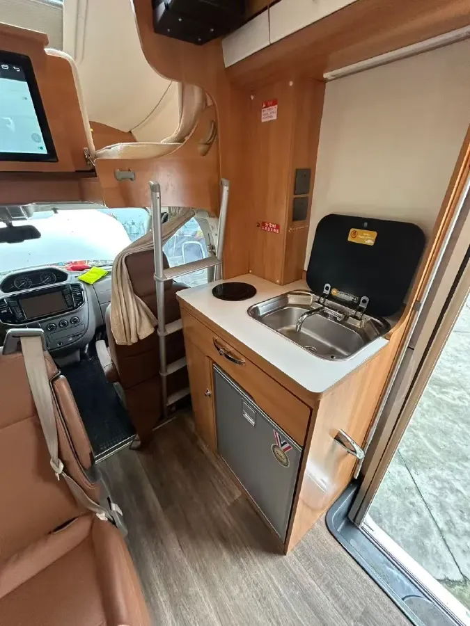 2021 MAXUS V80 RV 2.0T 139HP L4 6AMT,autocango,china used car exporter,china ev exporter,chinese used car exporter,chinese used ev exporter