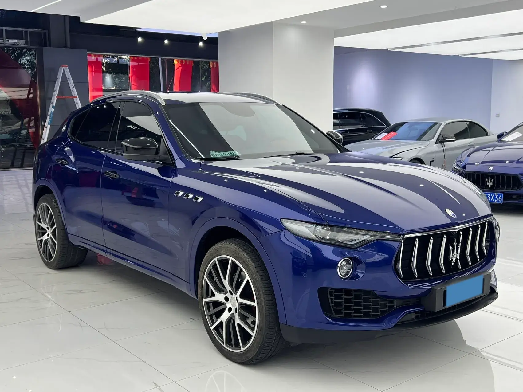 2018 MASERATI LEVANTE thumbnail 3