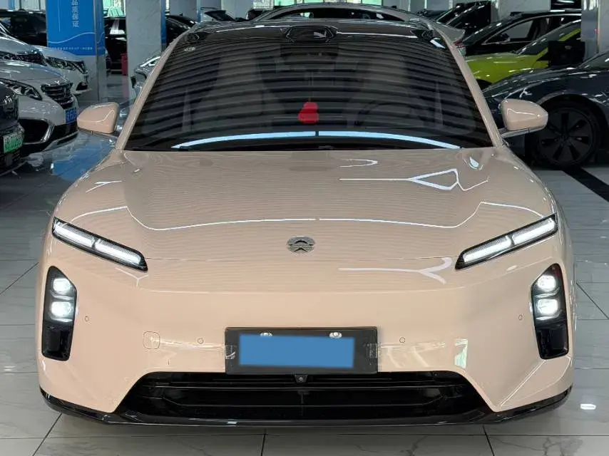 2025 NIO ET5T thumbnail 4