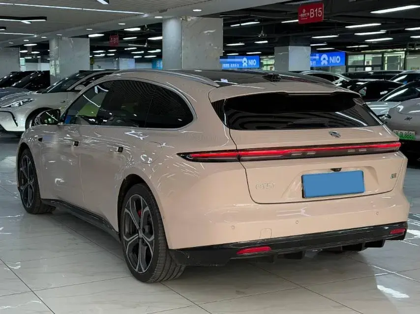 2025 NIO ET5T thumbnail 3