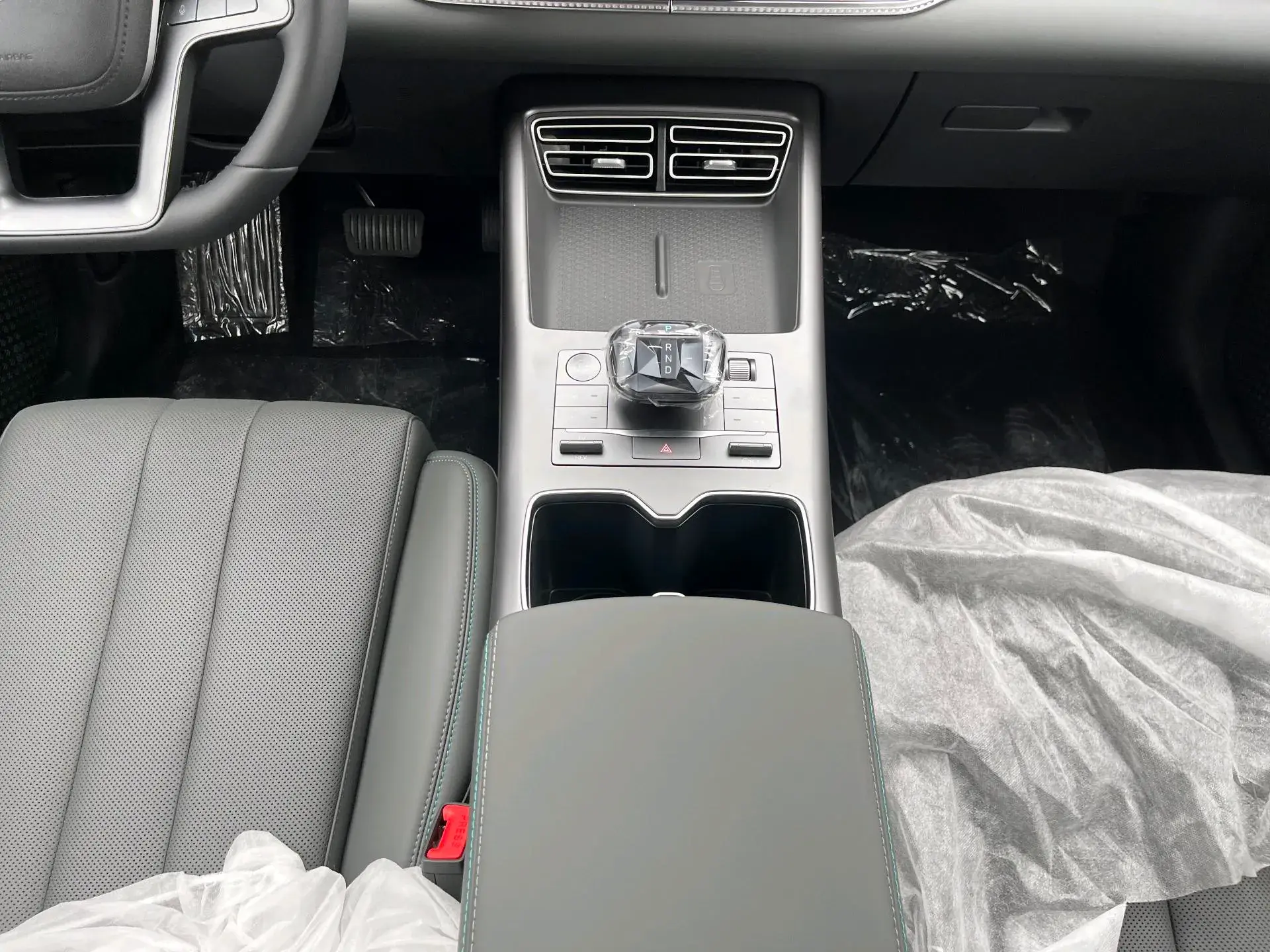 2025 BYD SONG thumbnail 3