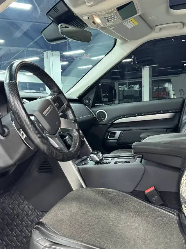 2023 LAND ROVER thumbnail 4