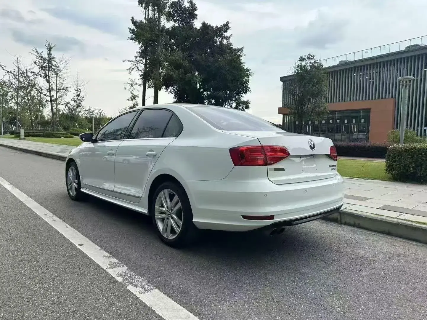 2019 VOLKSWAGEN SAGITAR thumbnail 4