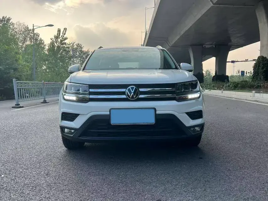 2021 VOLKSWAGEN THARU thumbnail 2