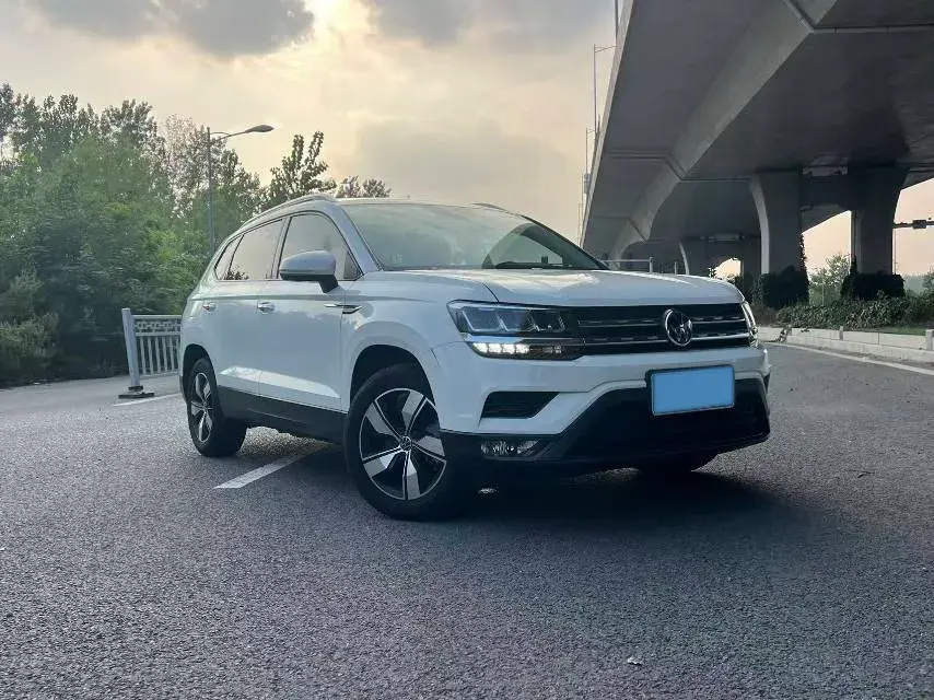 2021 VOLKSWAGEN THARU thumbnail 3