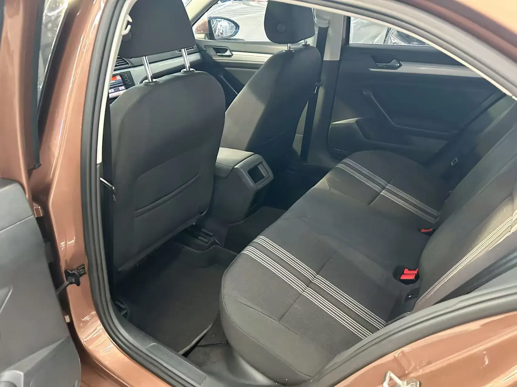 2017 VOLKSWAGEN LAMANDO thumbnail 4