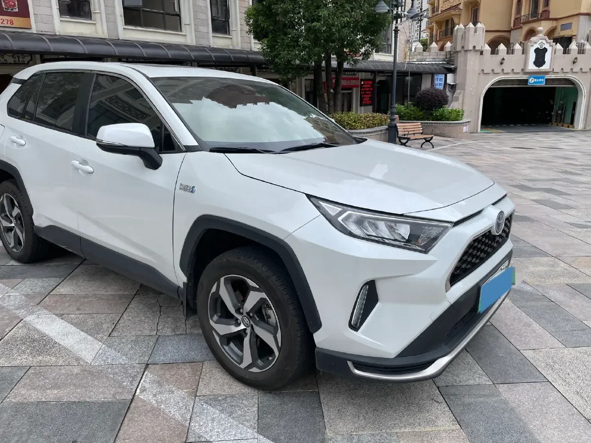 2022 Toyota RAV4 Hybird E+ 2.5L 180HP L4 E-CVT PHEV 15.984KWH,autocango,china used car exporter,china ev exporter,chinese used car exporter,chinese used ev exporter