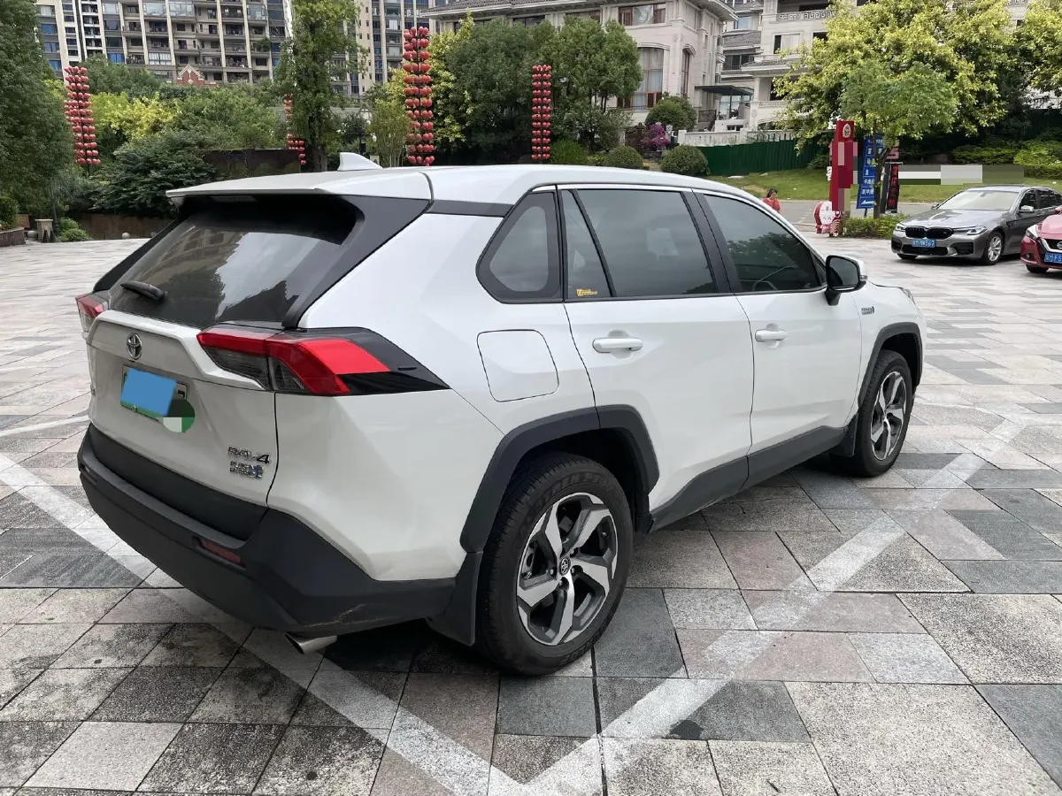 2022 Toyota RAV4 Hybird E+ 2.5L 180HP L4 E-CVT PHEV 15.984KWH,autocango,china used car exporter,china ev exporter,chinese used car exporter,chinese used ev exporter