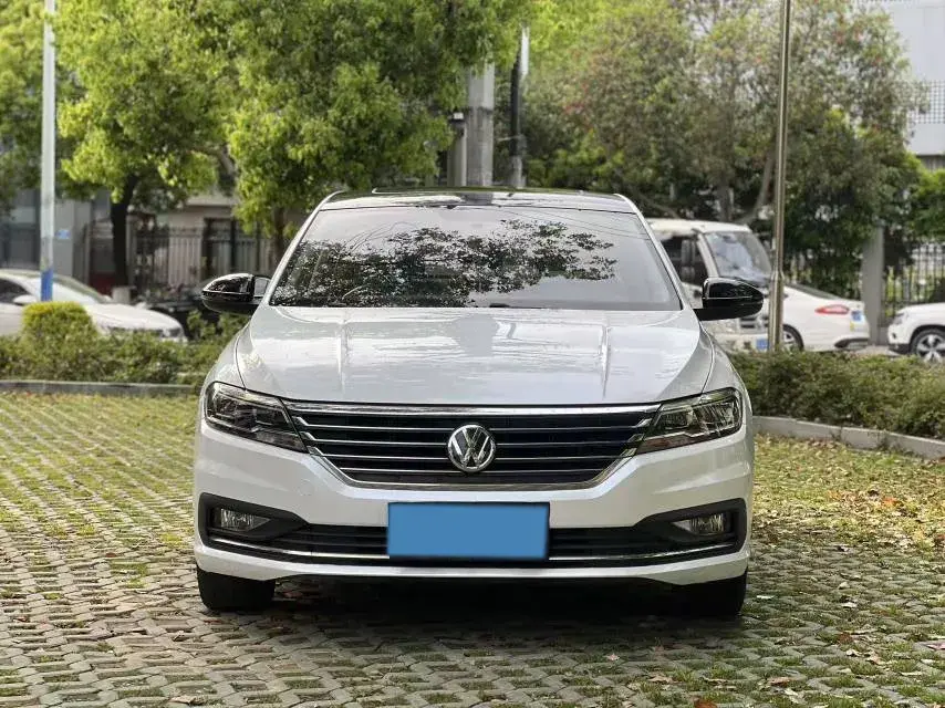 2019 VOLKSWAGEN LAVIDA thumbnail 2