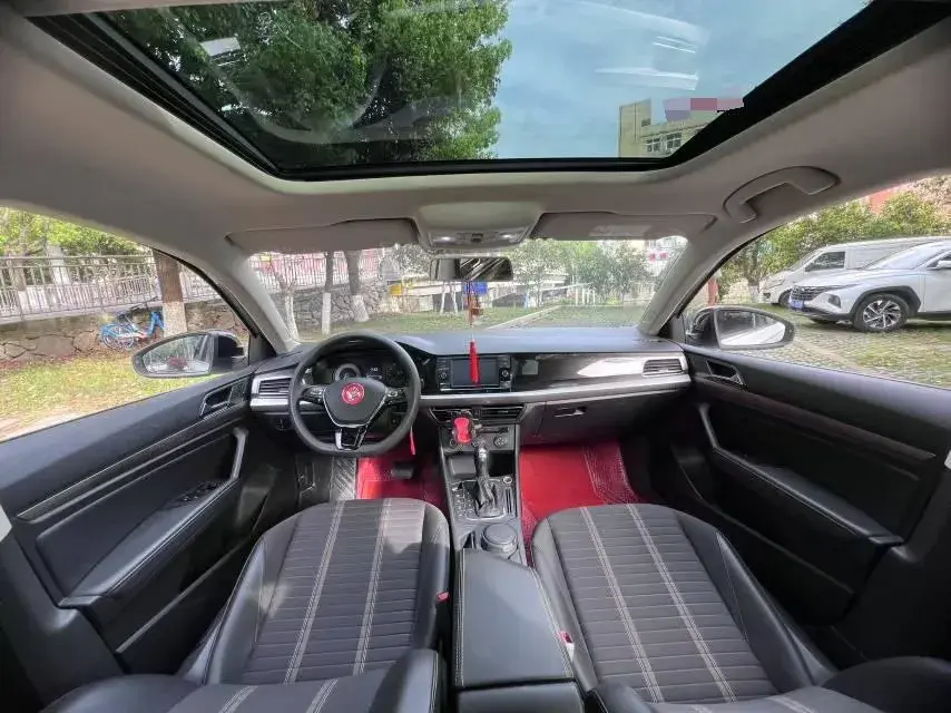 2019 VOLKSWAGEN LAVIDA thumbnail 4