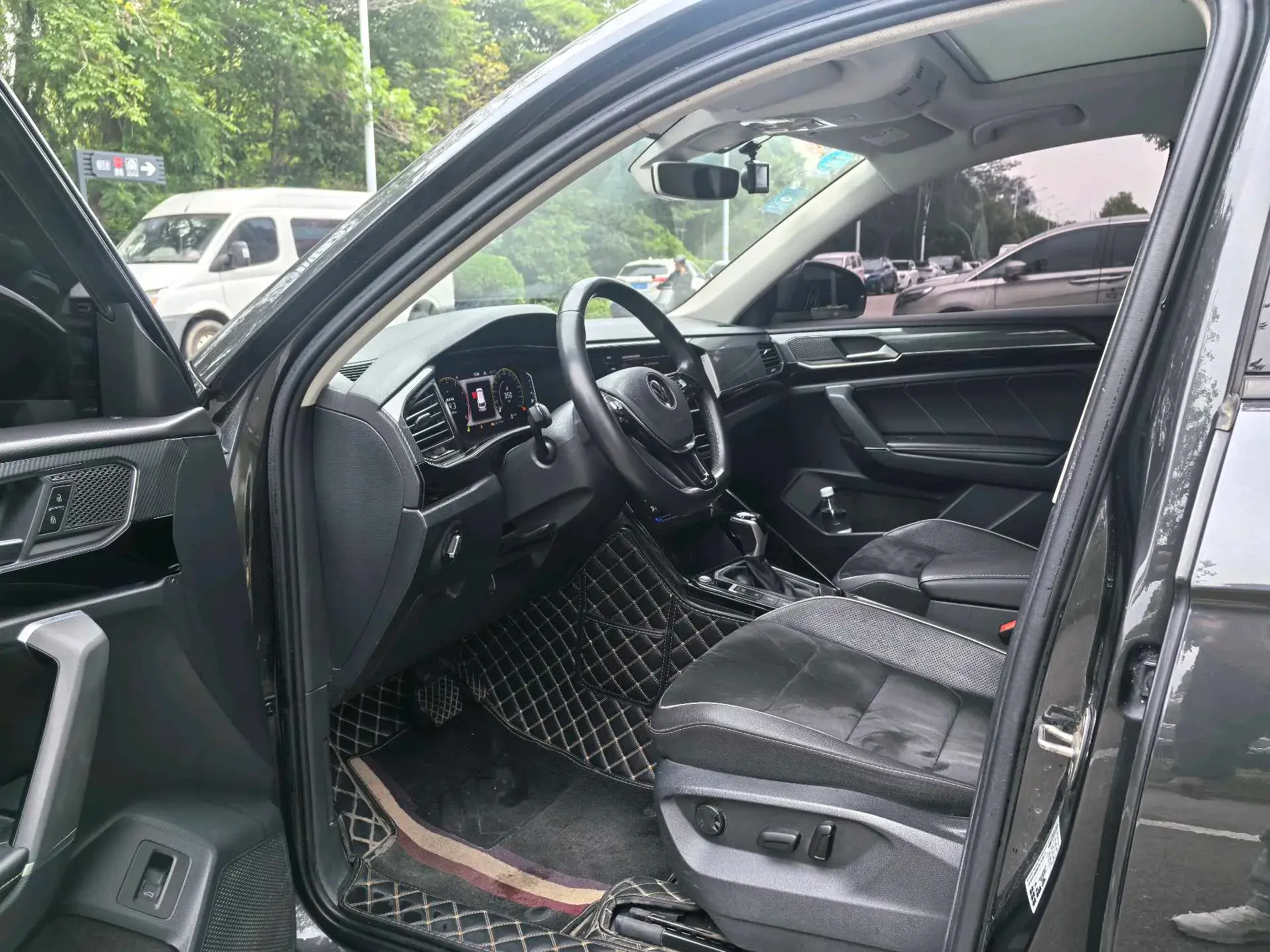 2020 VOLKSWAGEN TAYRON thumbnail 4