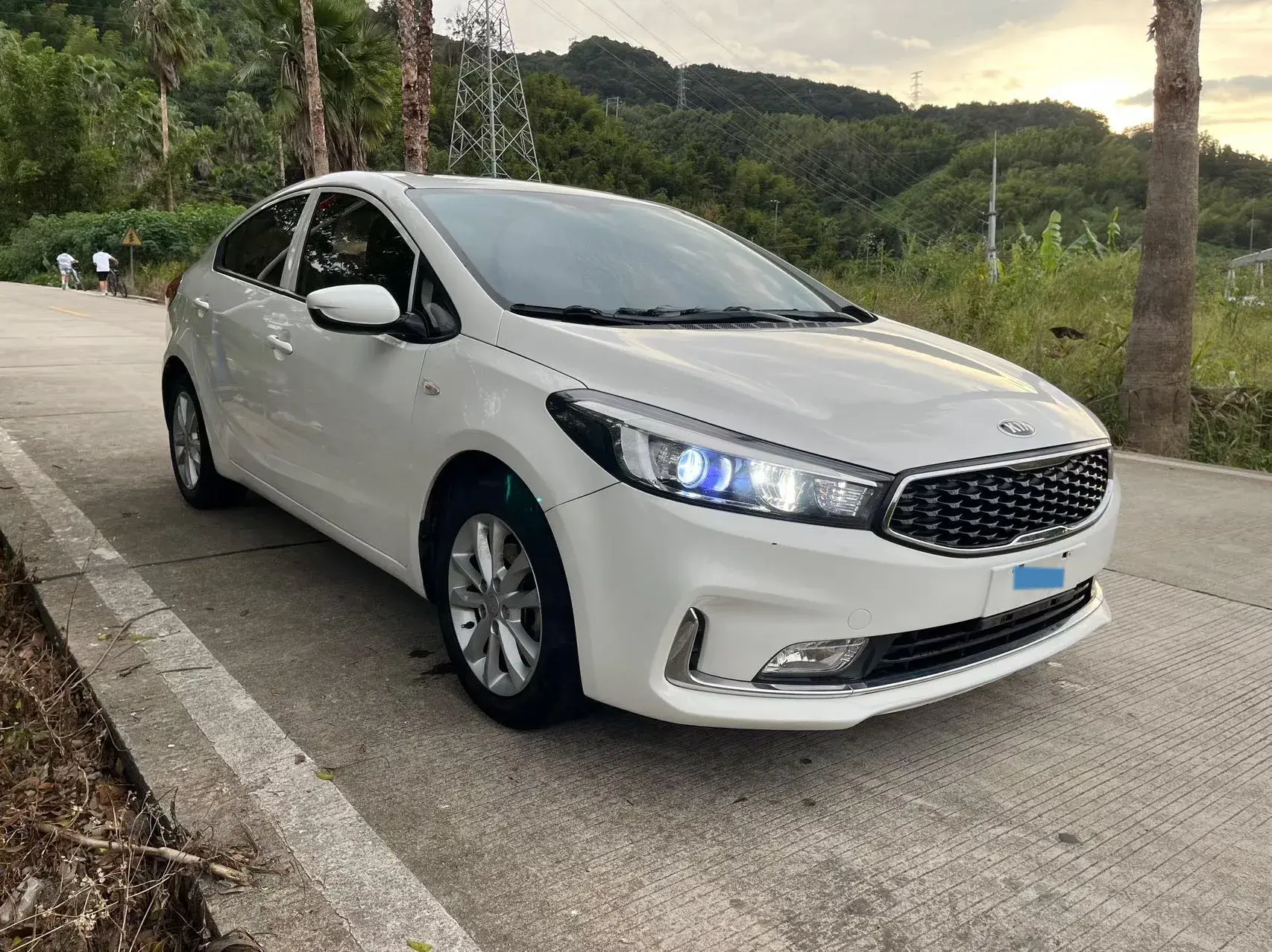 2017 KIA K3 thumbnail 3