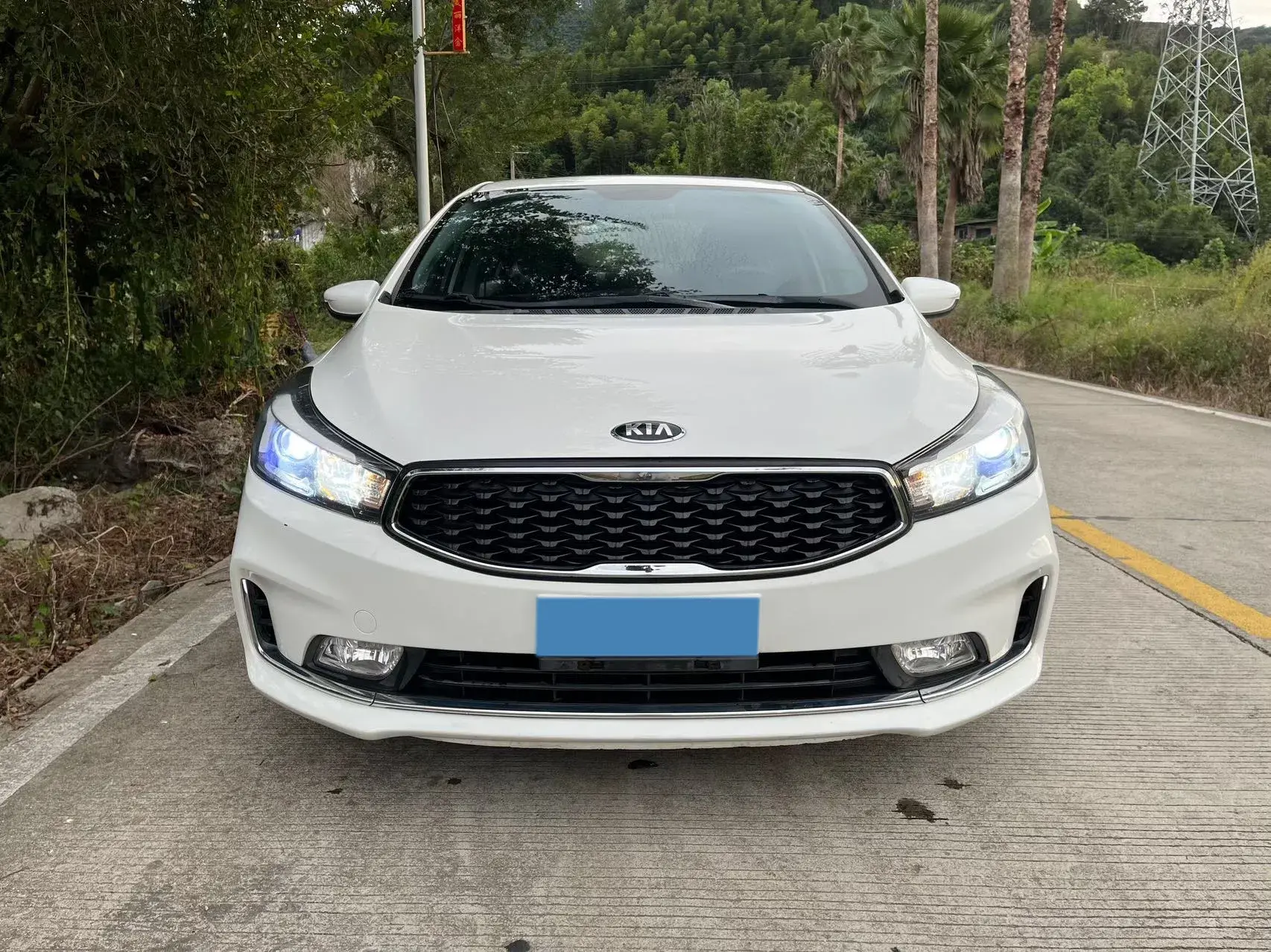2017 KIA K3 thumbnail 2
