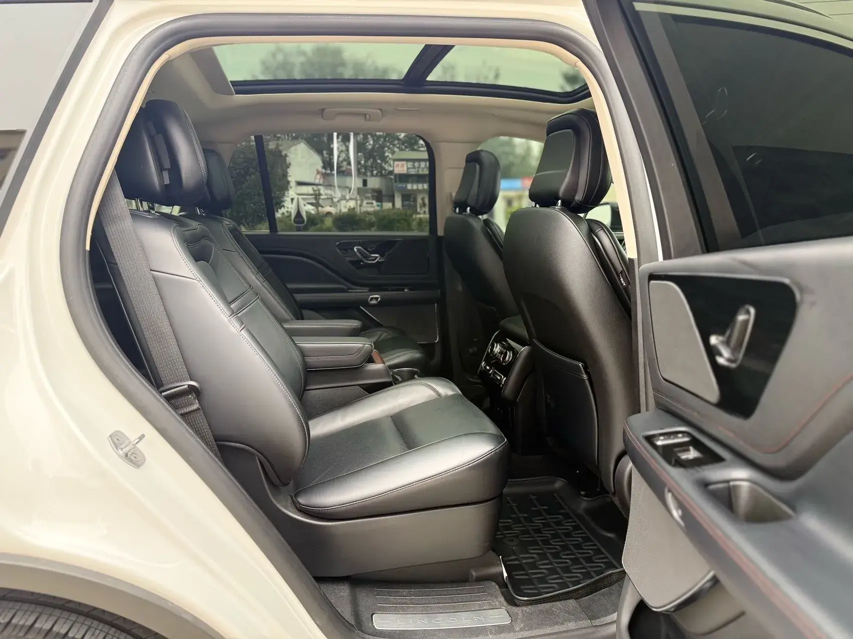 2022 LINCOLN AVIATOR thumbnail 4