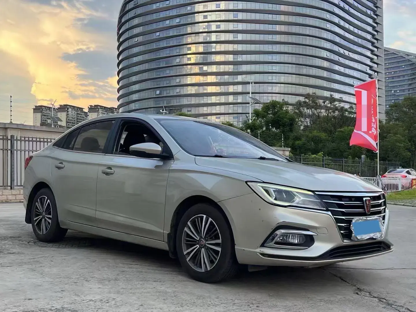 2019 ROEWE I5 thumbnail 3