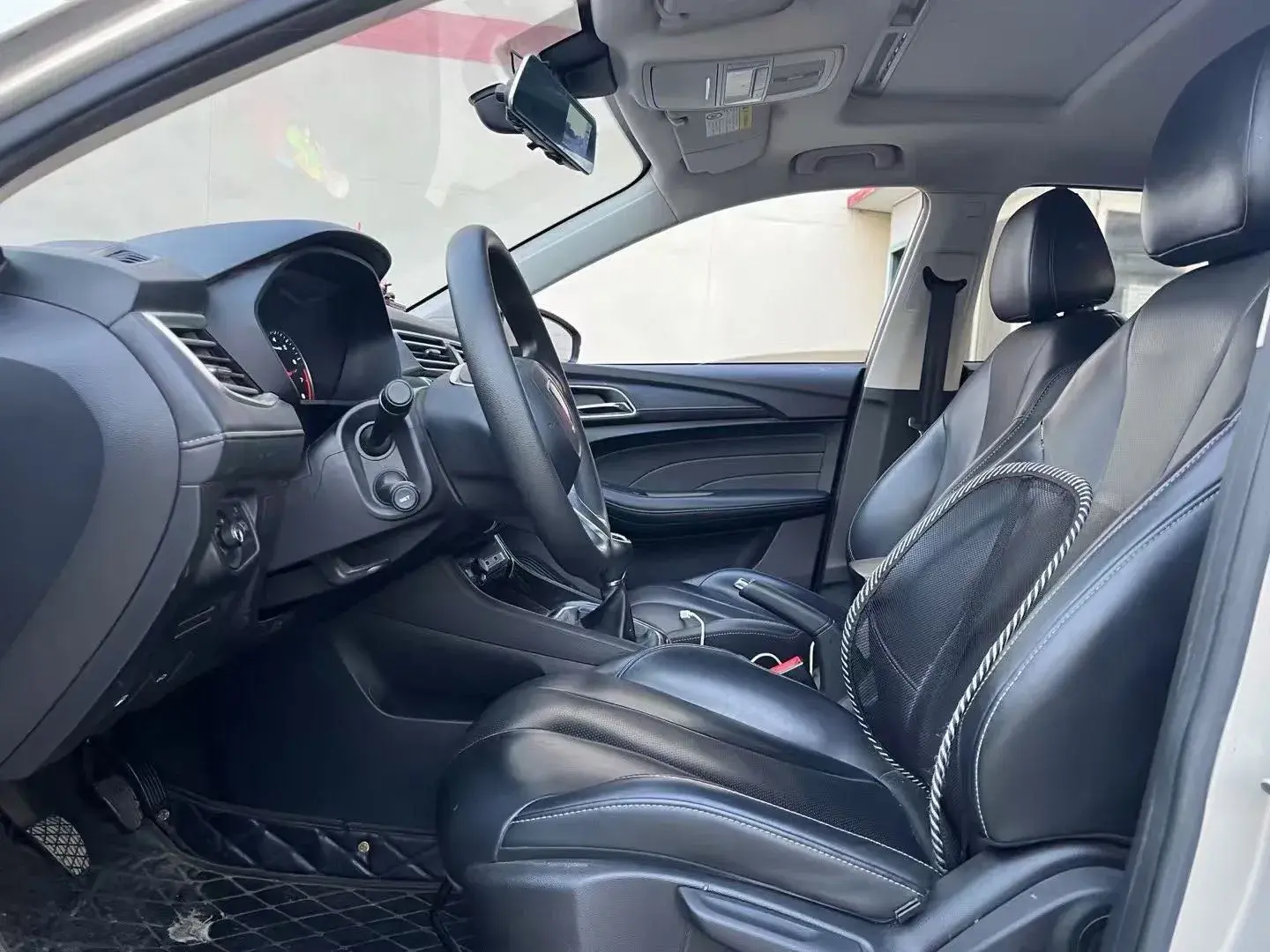 2019 ROEWE I5 thumbnail 4