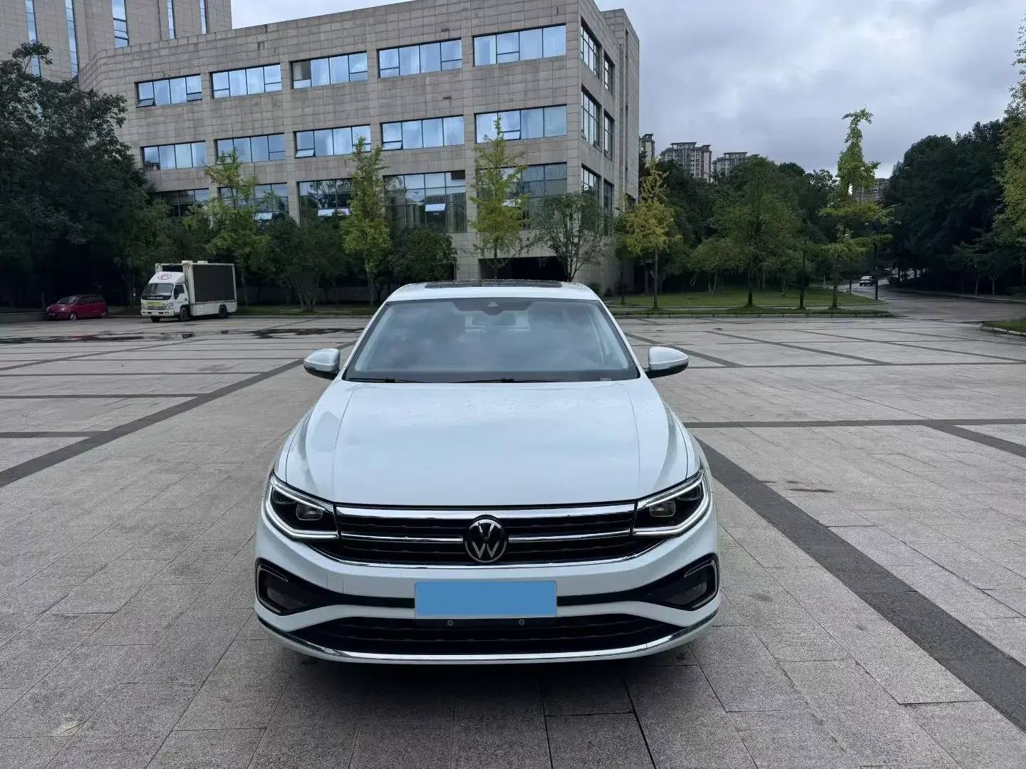 2025 VOLKSWAGEN BORA thumbnail 2