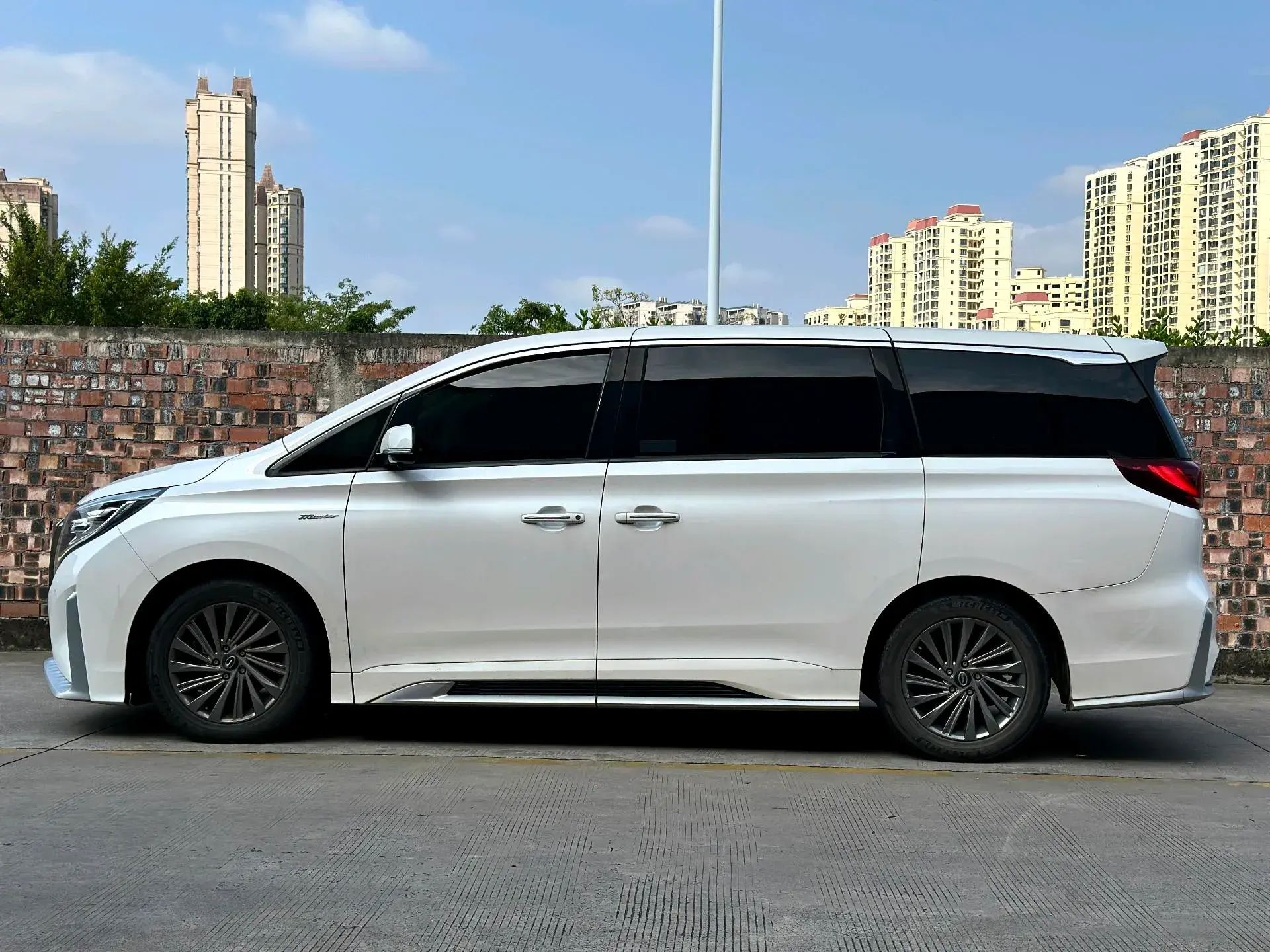 2021 GAC TRUMPCHI thumbnail 3