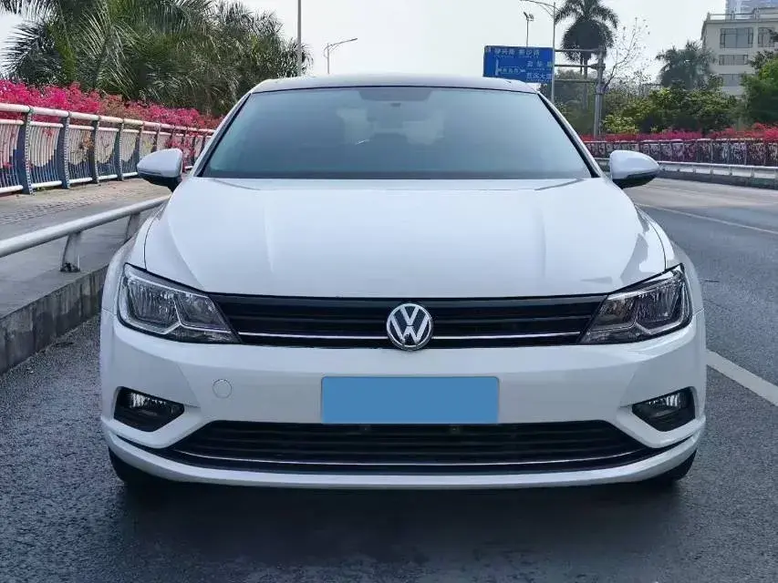 2018 VOLKSWAGEN LAMANDO thumbnail 2