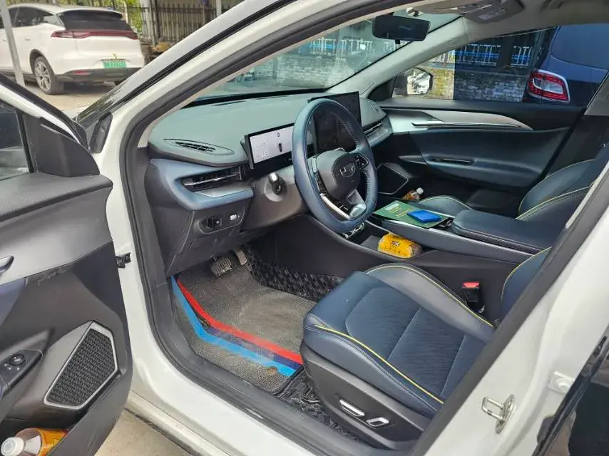 2024 GEOMETRY G6 thumbnail 4