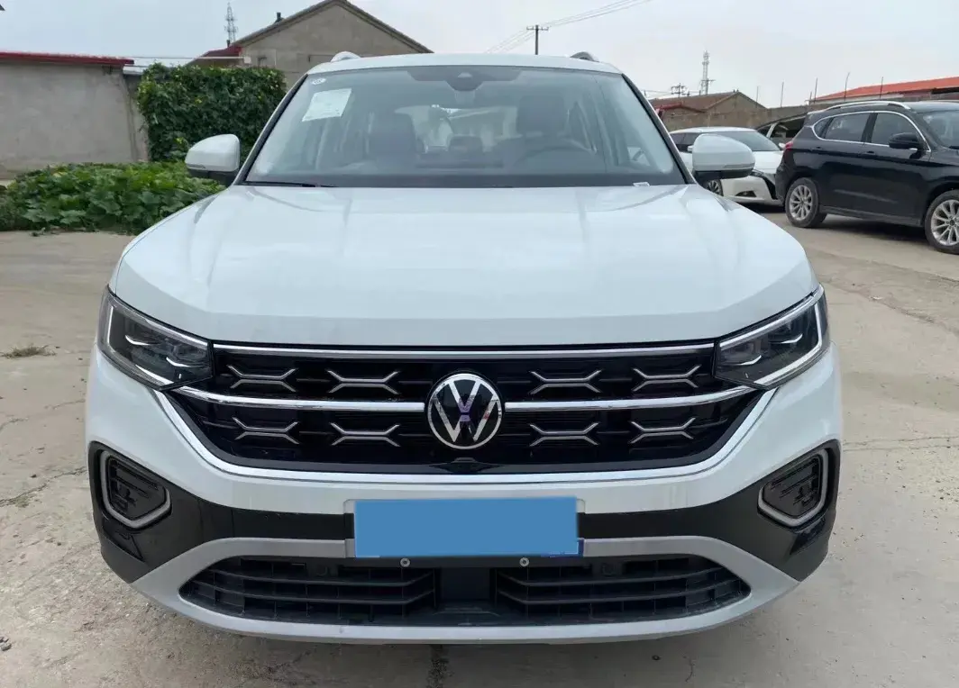 2023 VOLKSWAGEN TAYRON thumbnail 2