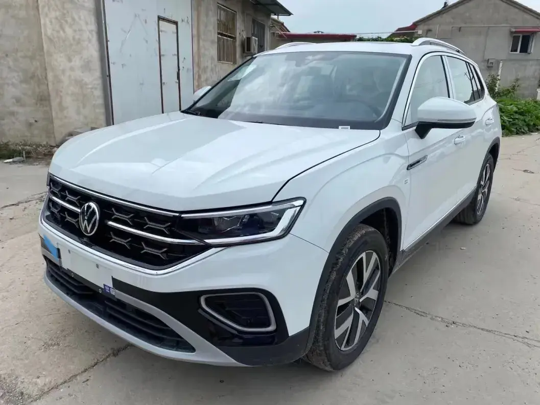 2023 VOLKSWAGEN TAYRON view 1