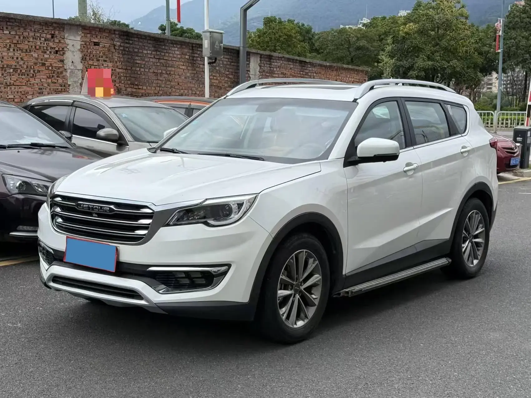 2018 JETOUR X70 view 1