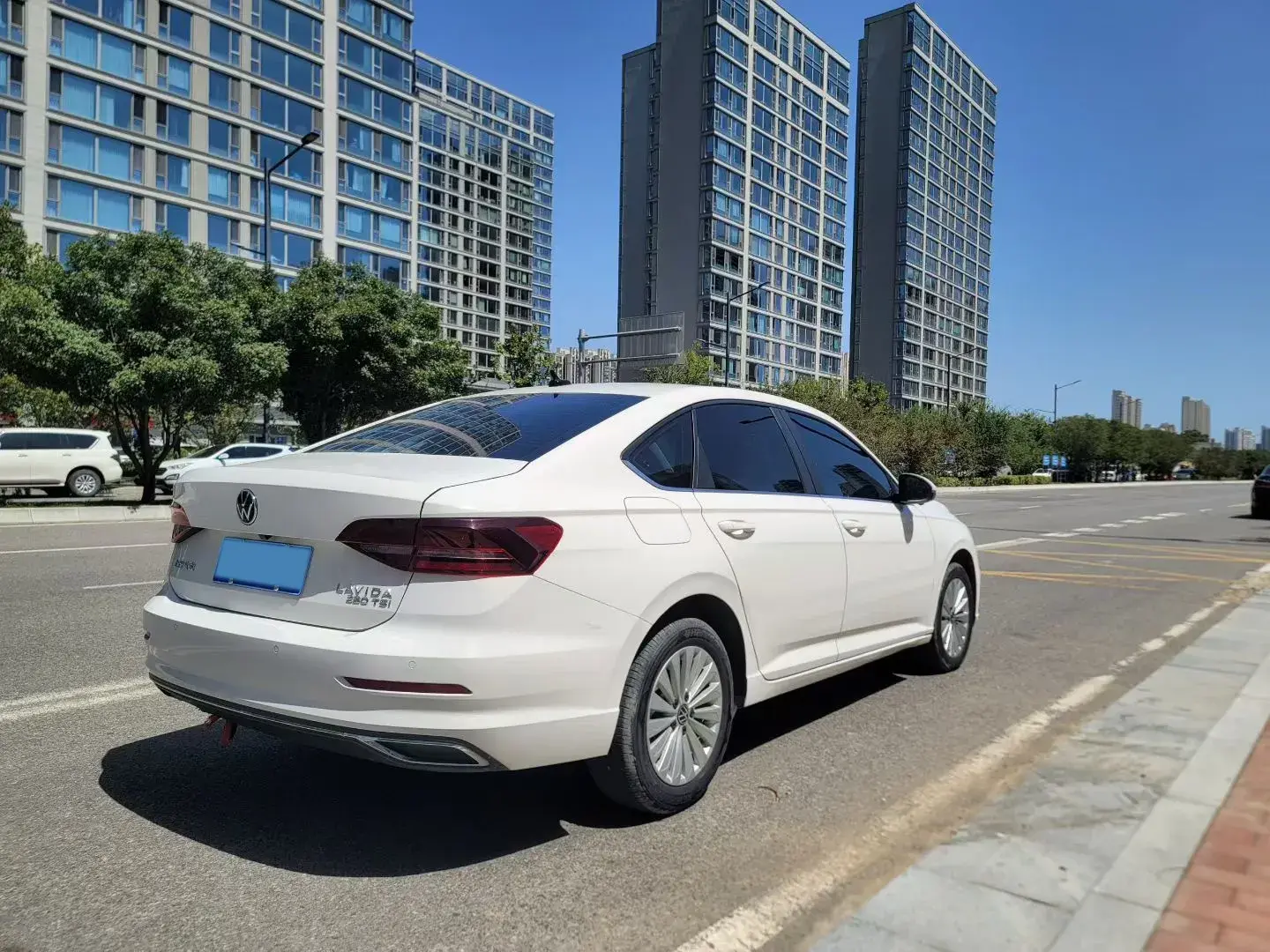 2021 VOLKSWAGEN LAVIDA thumbnail 4