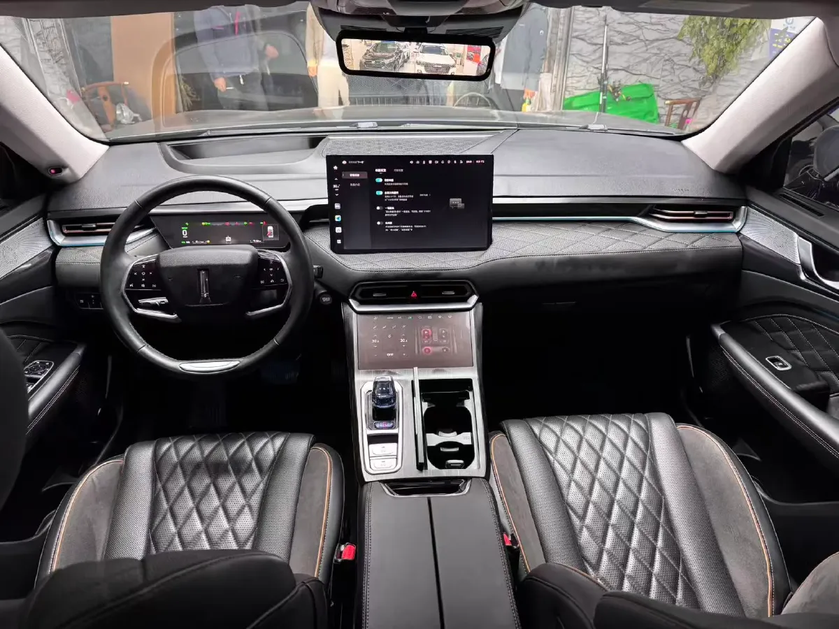 2022 WEY Latte 1.5T 156HP L4 2DHT PHEV 34KWH,autocango,china used car exporter,china ev exporter,chinese used car exporter,chinese used ev exporter