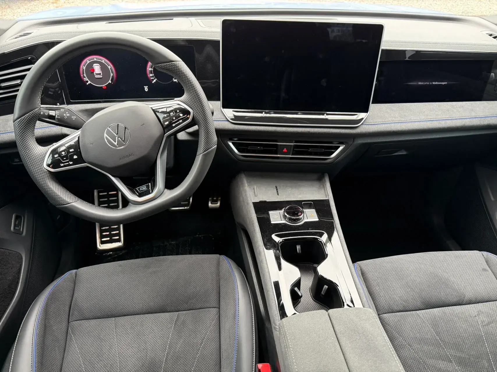 2024 VOLKSWAGEN TIGUAN thumbnail 4