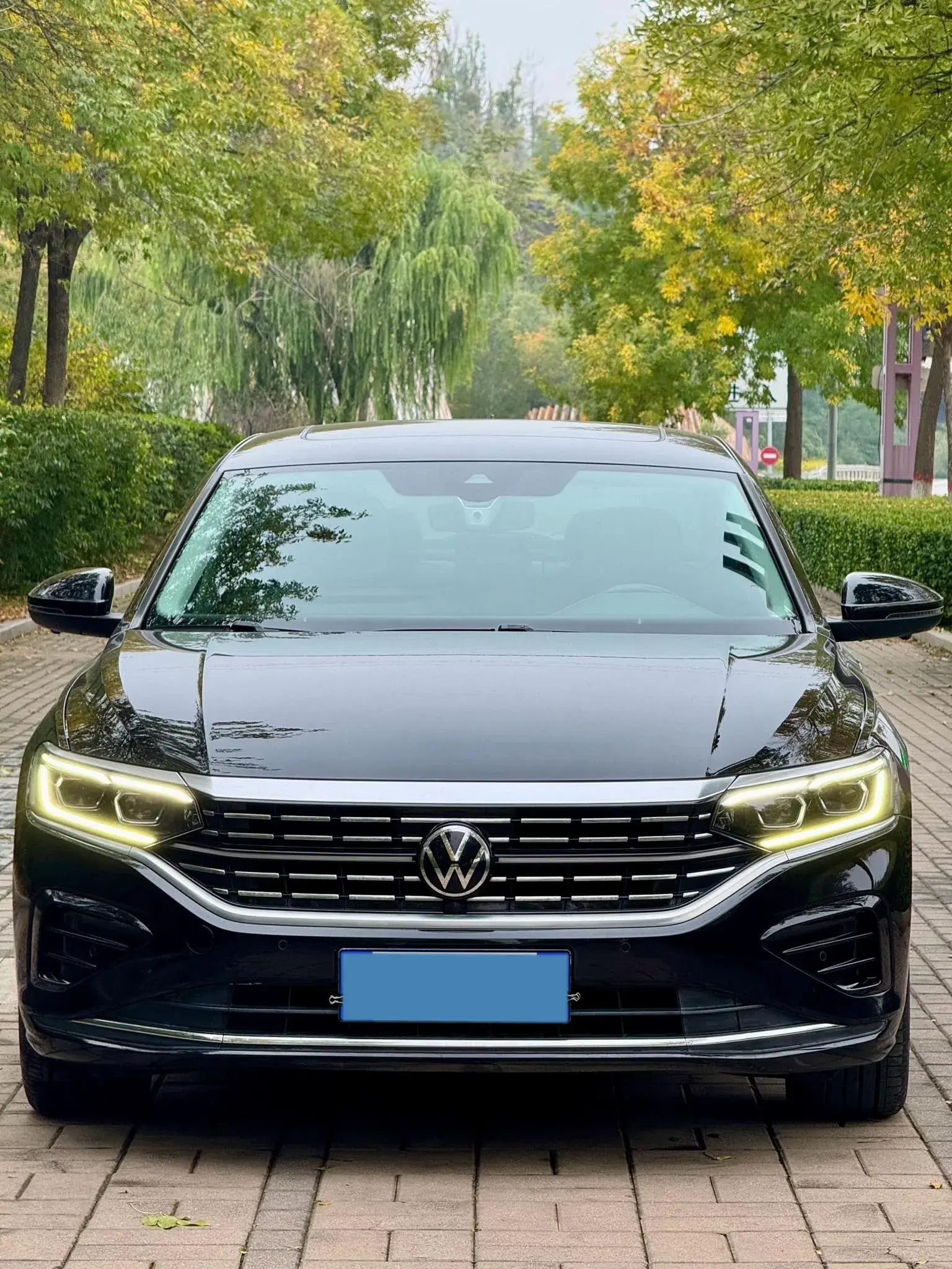 2022 VOLKSWAGEN PASSAT thumbnail 2