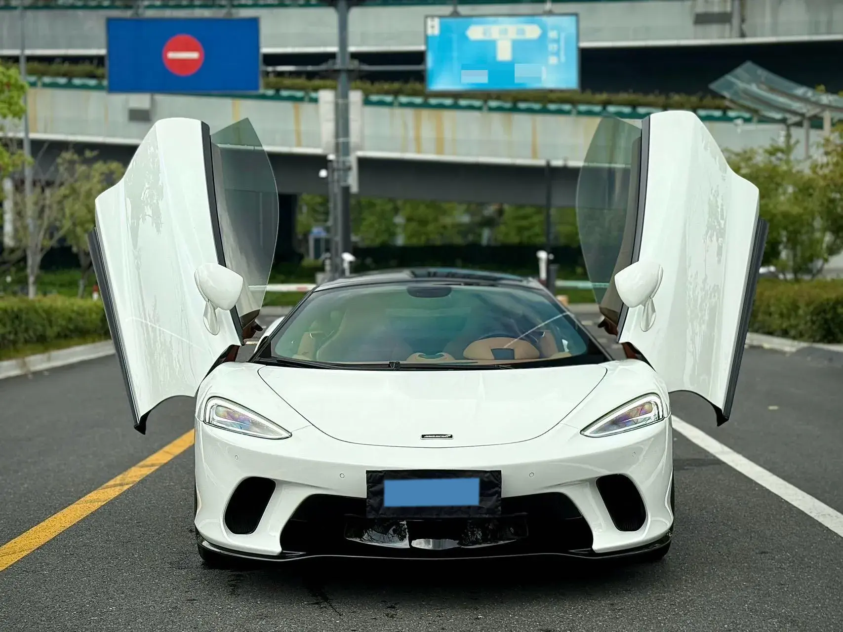 2022 MCLAREN GT thumbnail 2