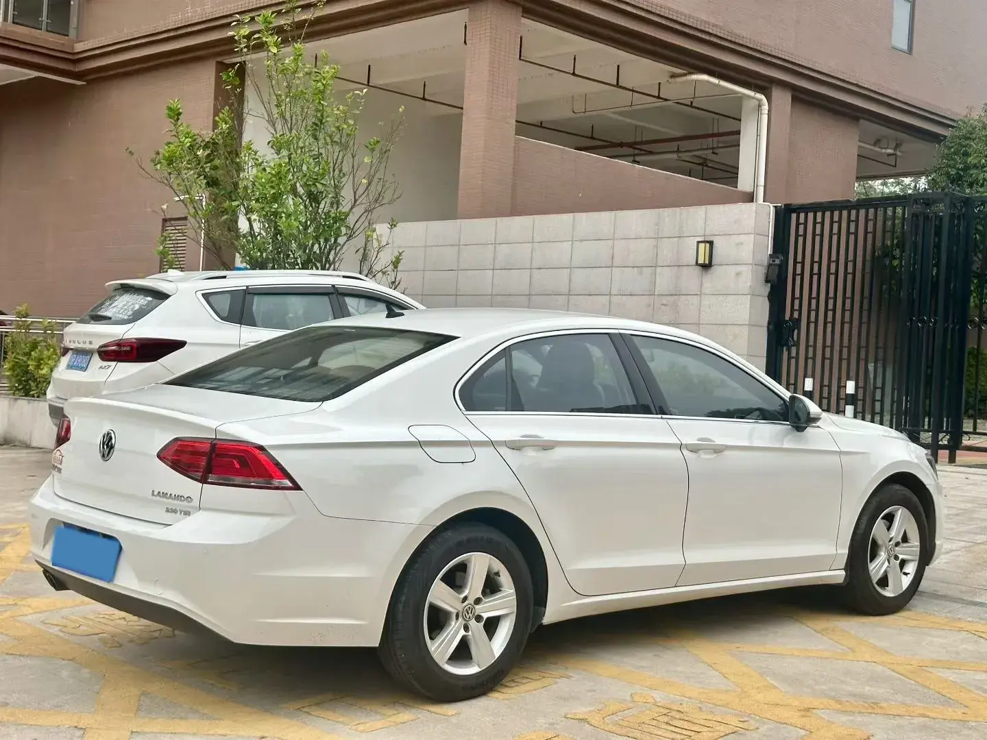 2018 VOLKSWAGEN LAMANDO thumbnail 4