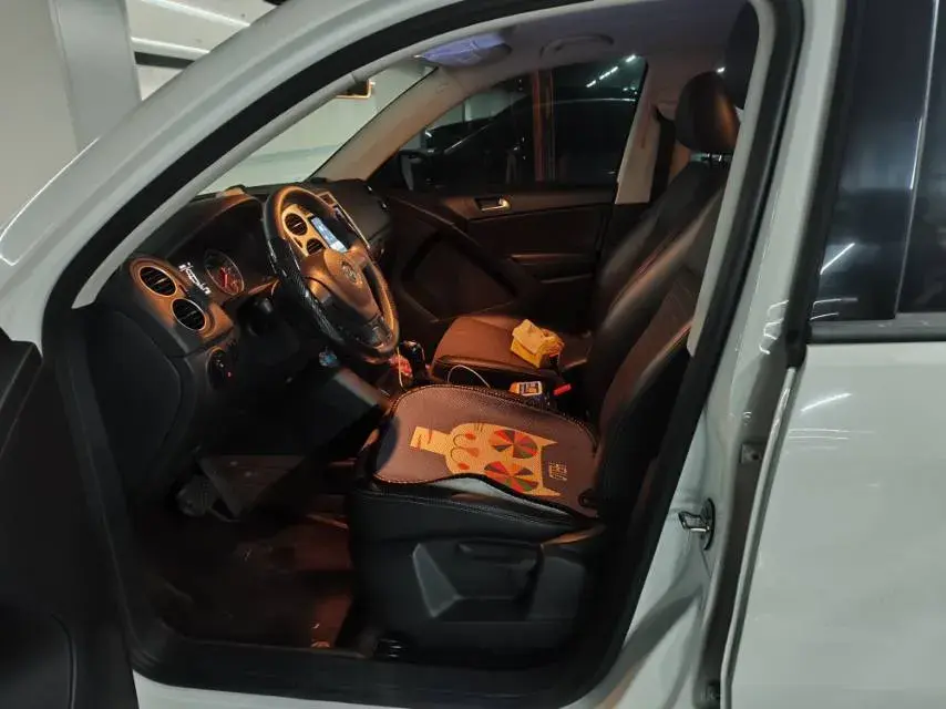 2016 VOLKSWAGEN TIGUAN thumbnail 3