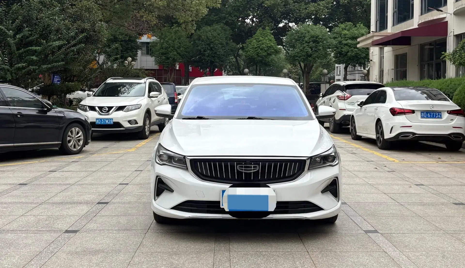 2023 GEELY EMGRAND thumbnail 2