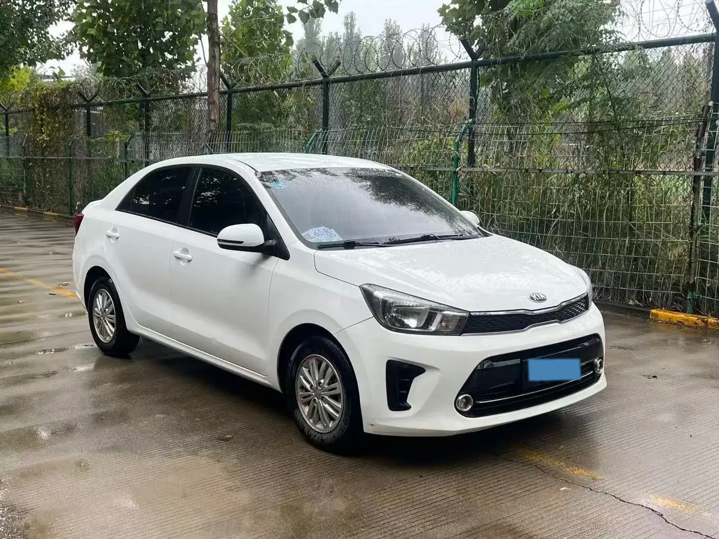 2019 KIA PEGAS thumbnail 3