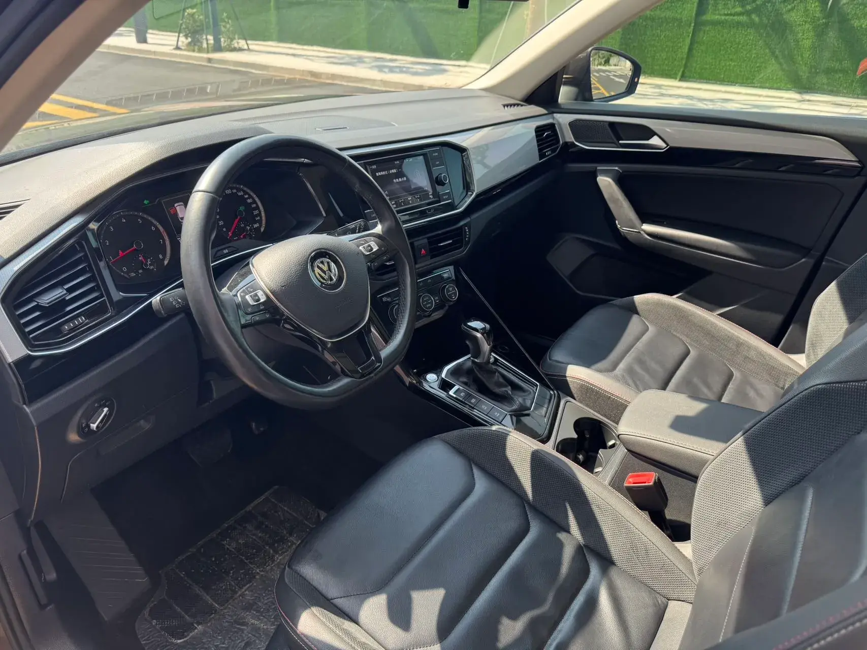 2019 VOLKSWAGEN TAYRON thumbnail 4