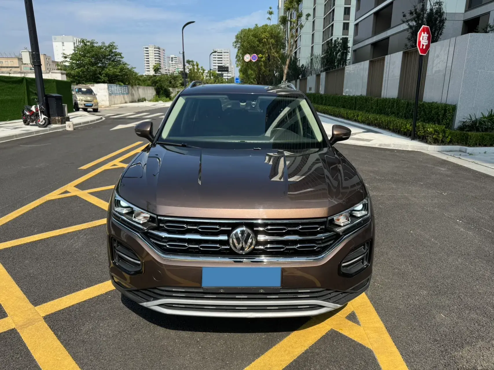 2019 VOLKSWAGEN TAYRON thumbnail 2