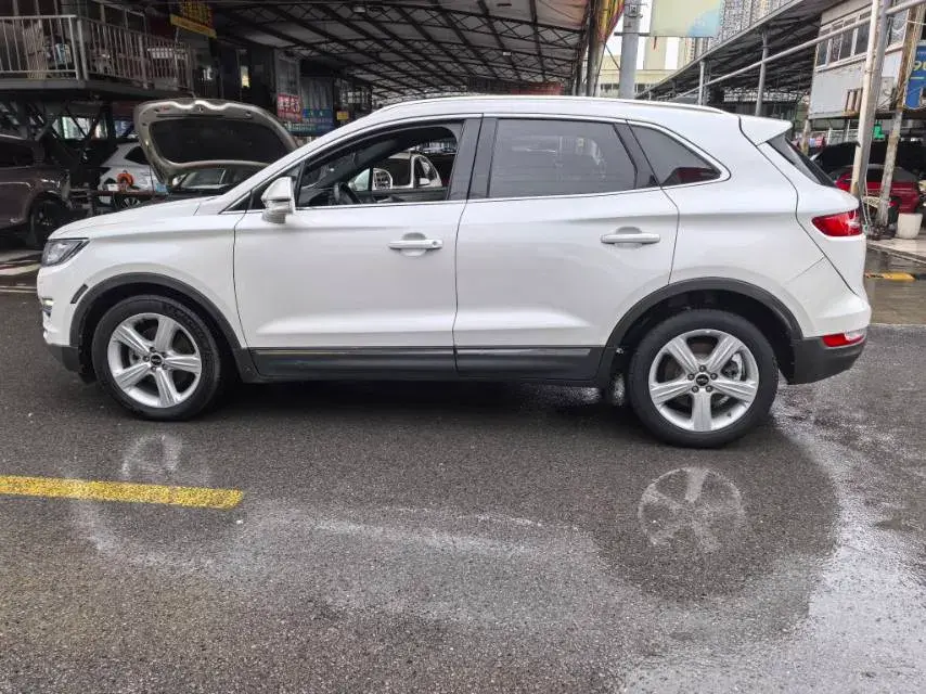 2018 LINCOLN MKC thumbnail 3