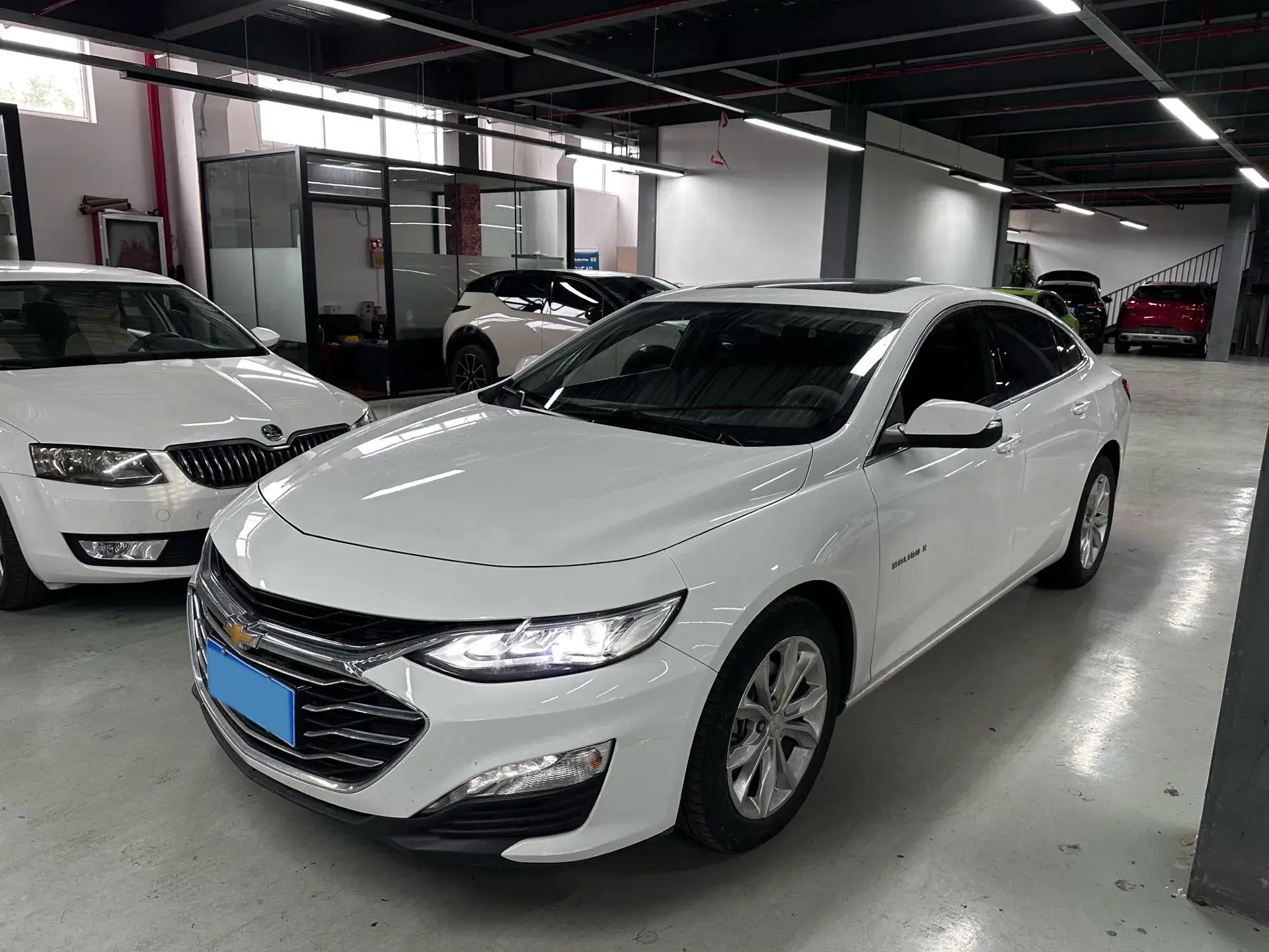 2021 CHEVROLET MALIBU view 1